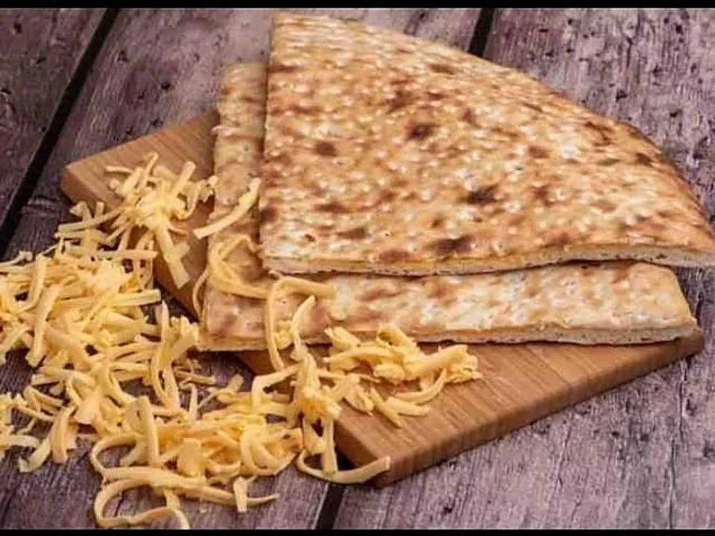 تميس بالجبنة شيدر