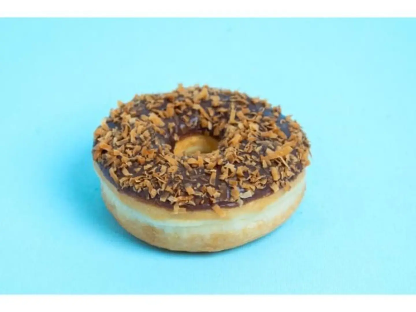 دونات جوز الهند المحمر