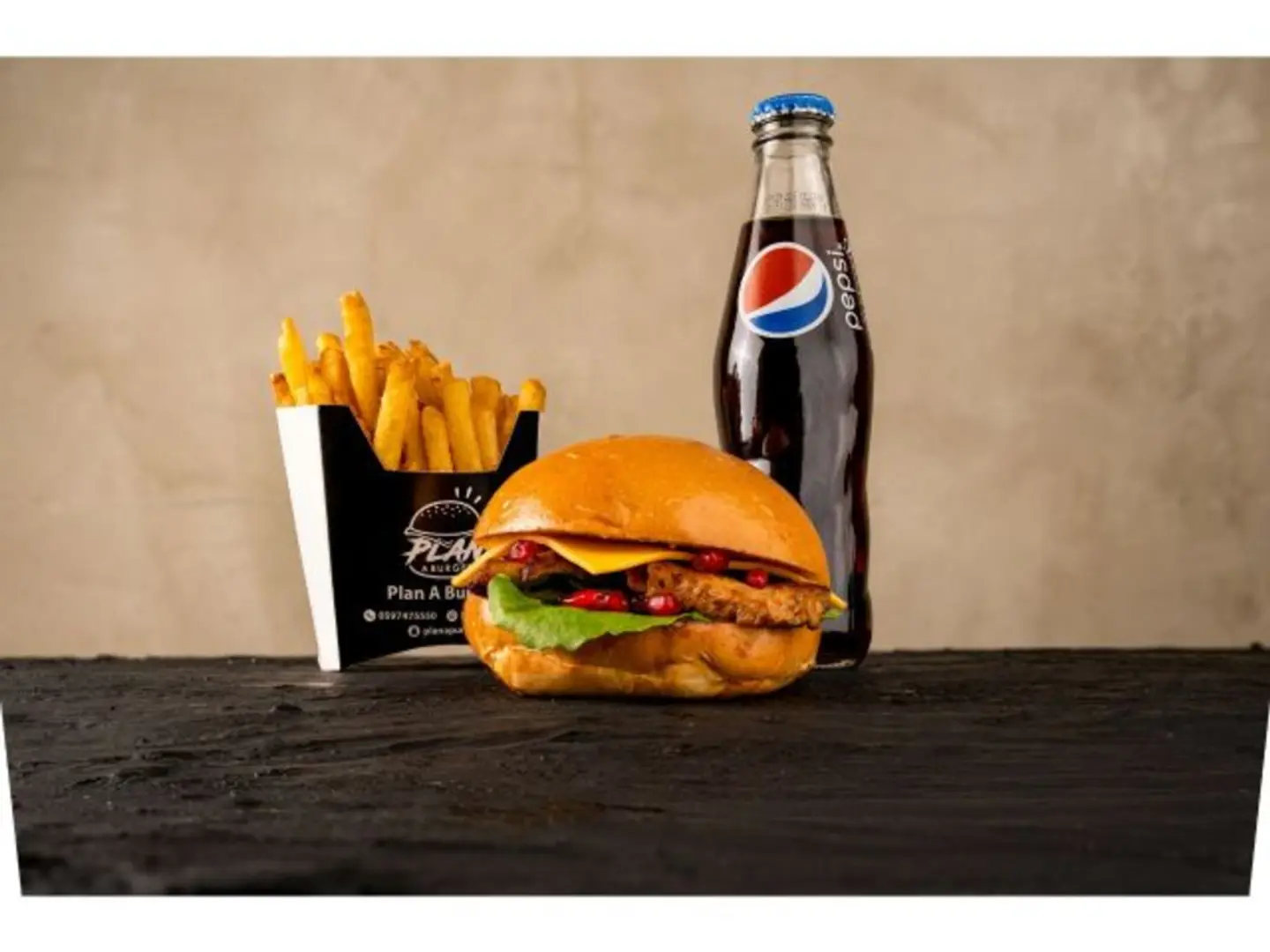 وجبة صدر الدجاج المشوى بصوص الافوكادو