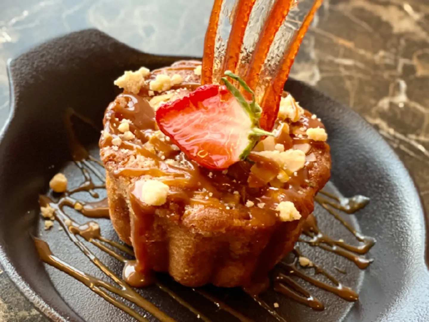 Warm Apple Crumbled Cake With Caramel Sauce