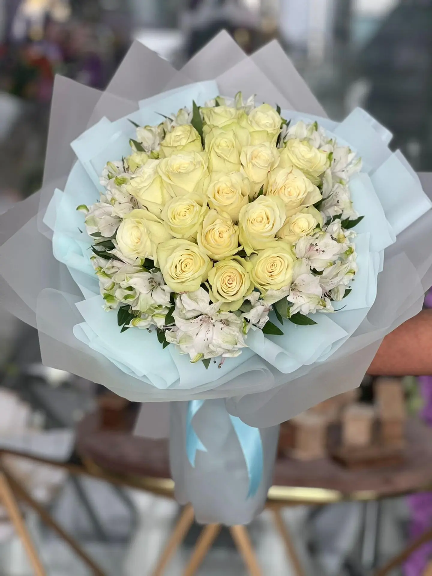 مكس ابيض مع سماوي