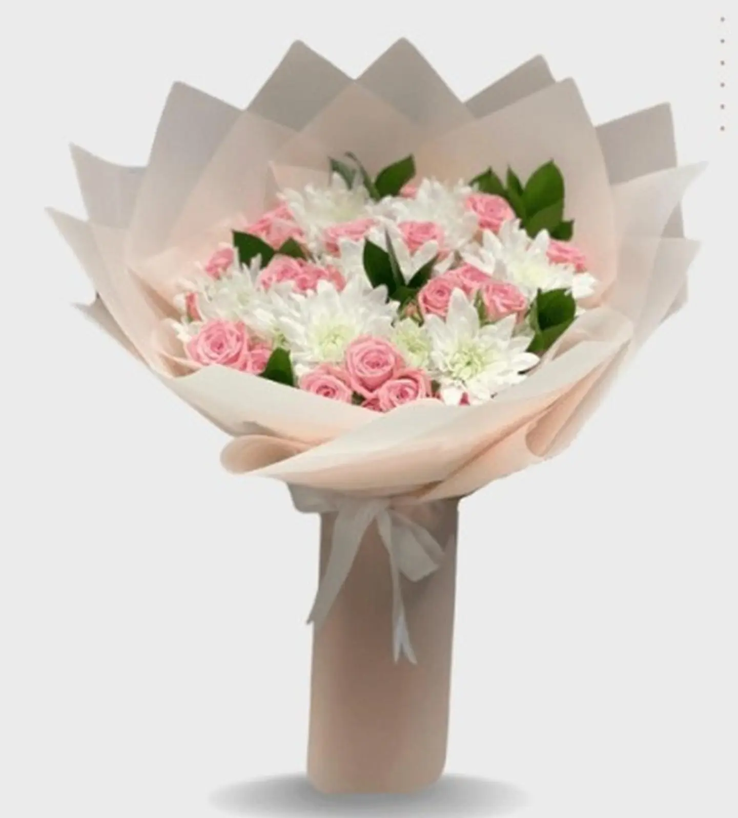 باقة - كلّ الذين أحبُّهم في كفّةٍ والكفّة الأُخرى بحُبّكَ تثقلُ.