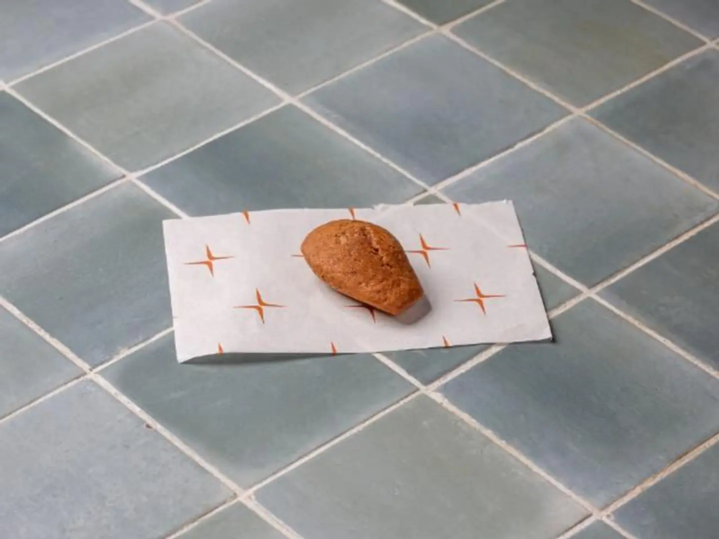 Cinnamon Madeleine Cake