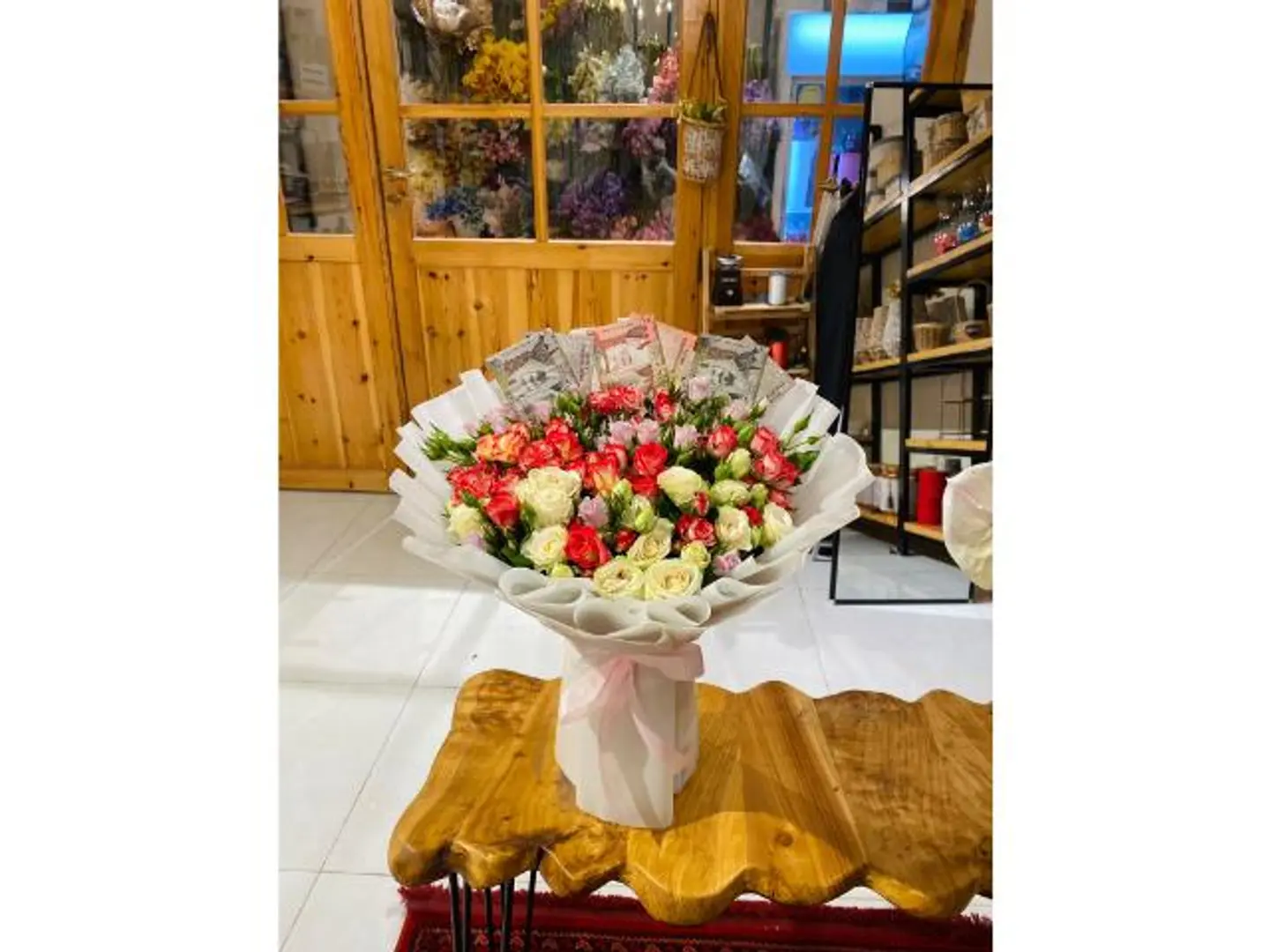 Charming Beauty Bouquet With Mixed Flowers