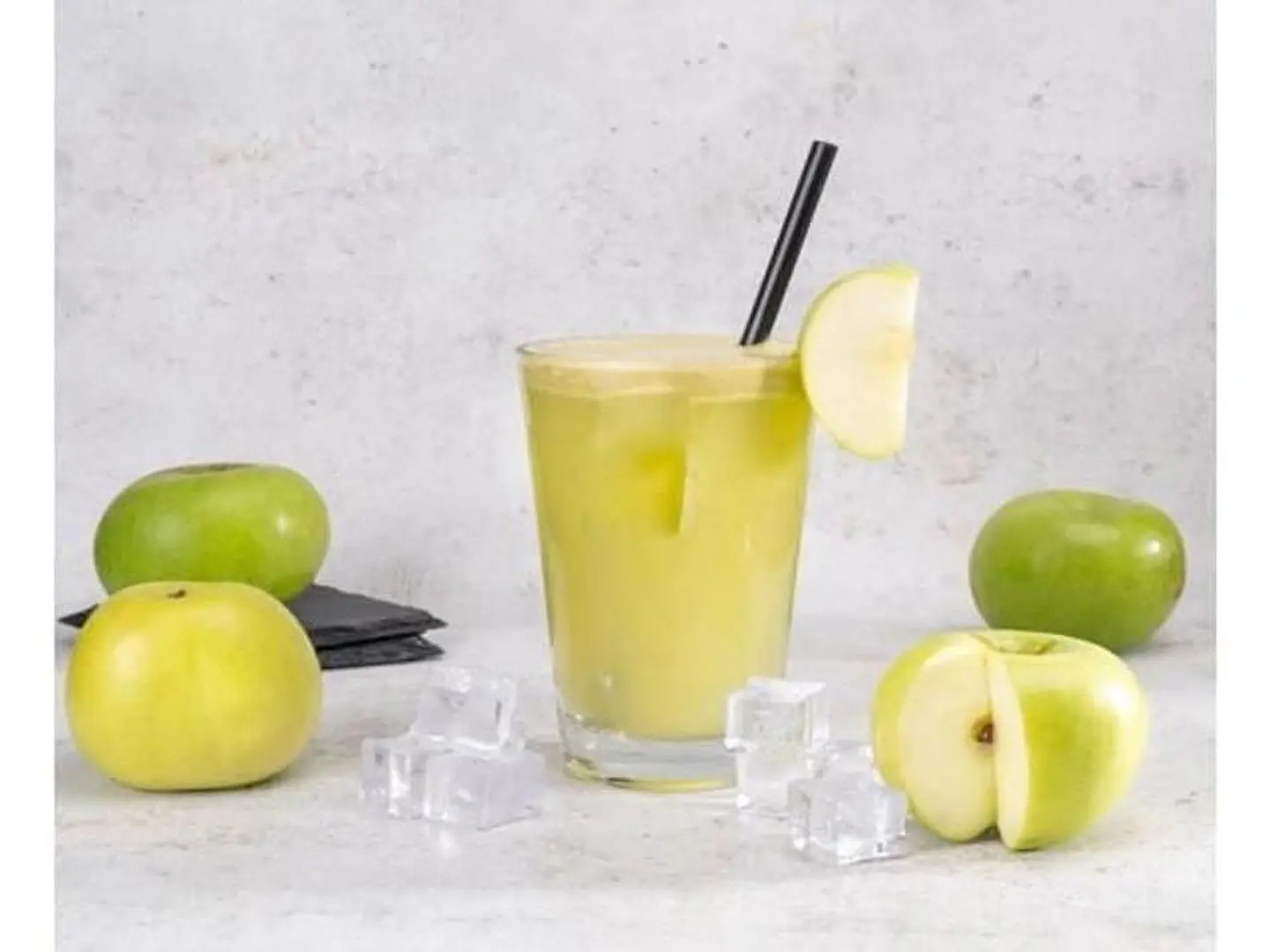 تفاح أحمر وأخضر