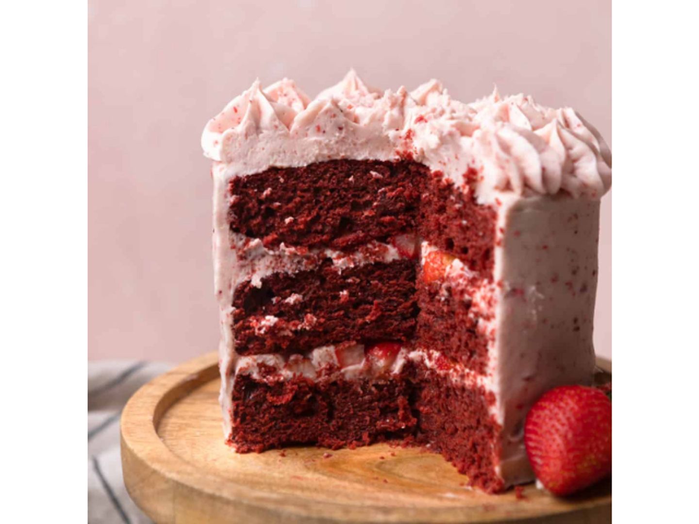 Strawberry Pastry (Red Velvet)