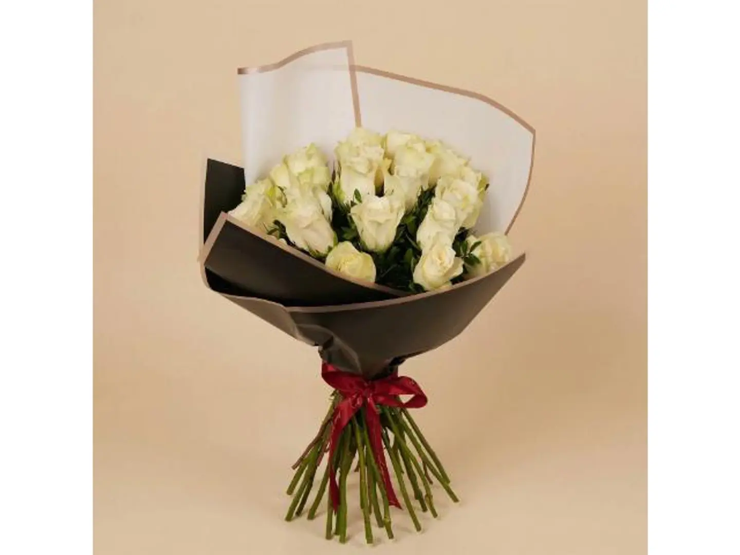 باقة ورد أبيض رومنسي 24 وردة