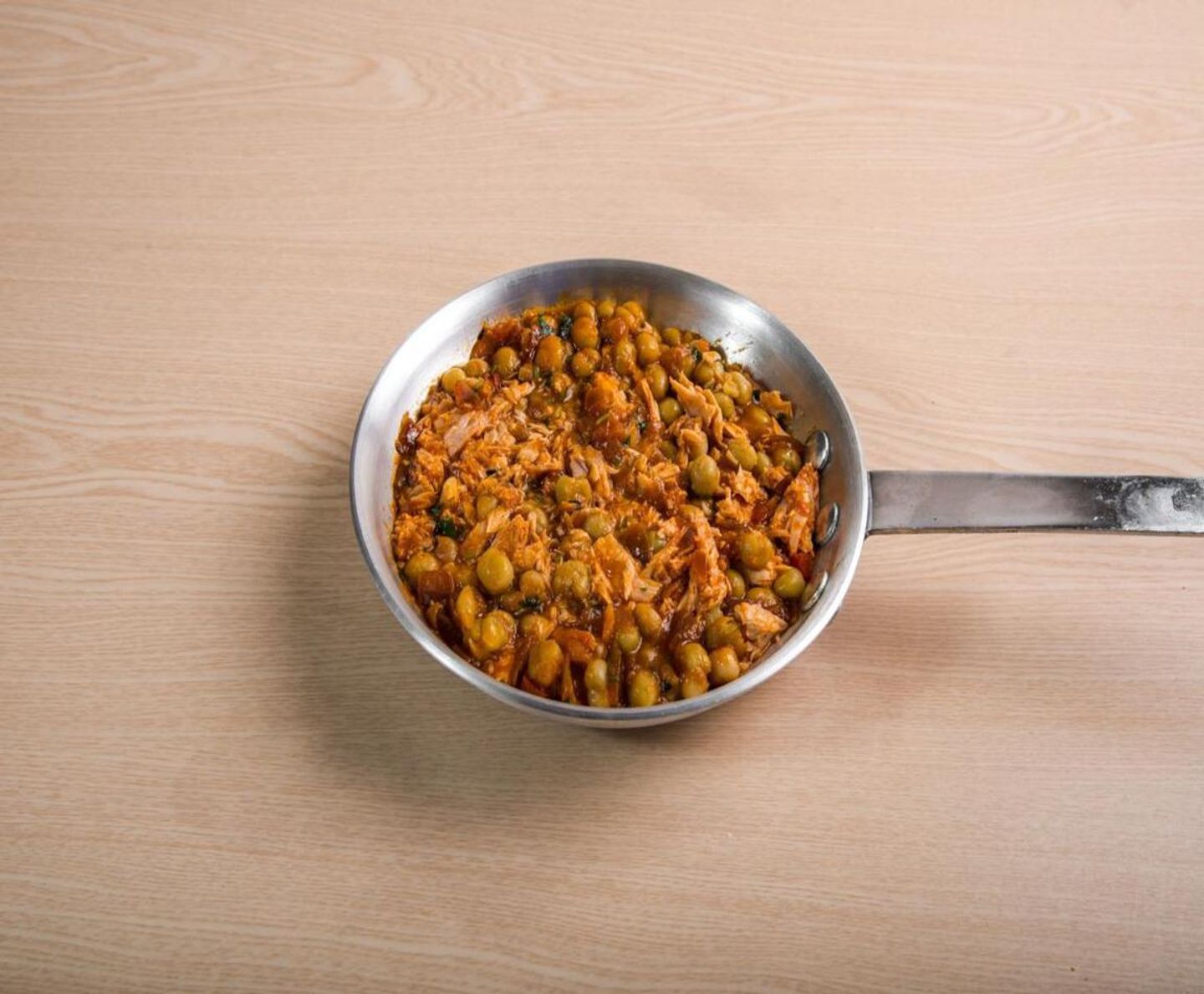 فول بالتونة