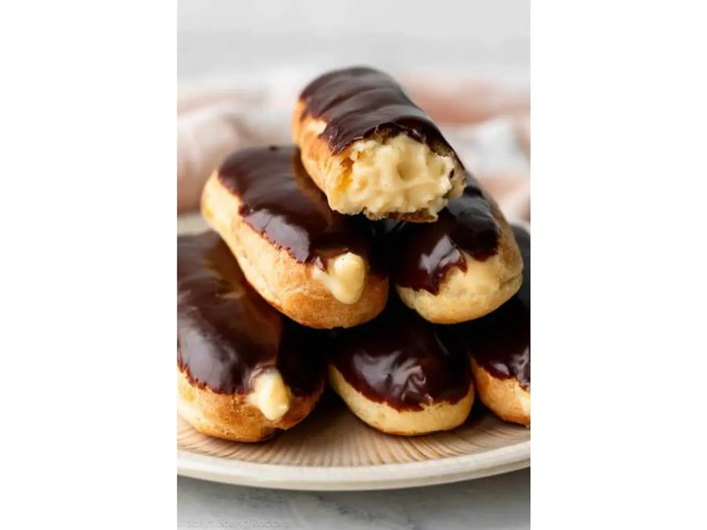 Chocolate éclair