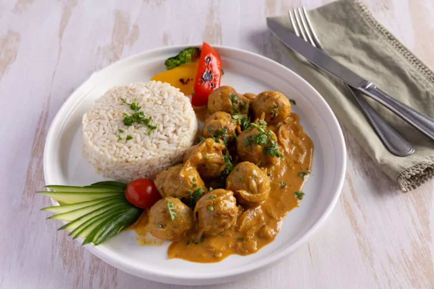 Chicken Balls With Masala Sauce
