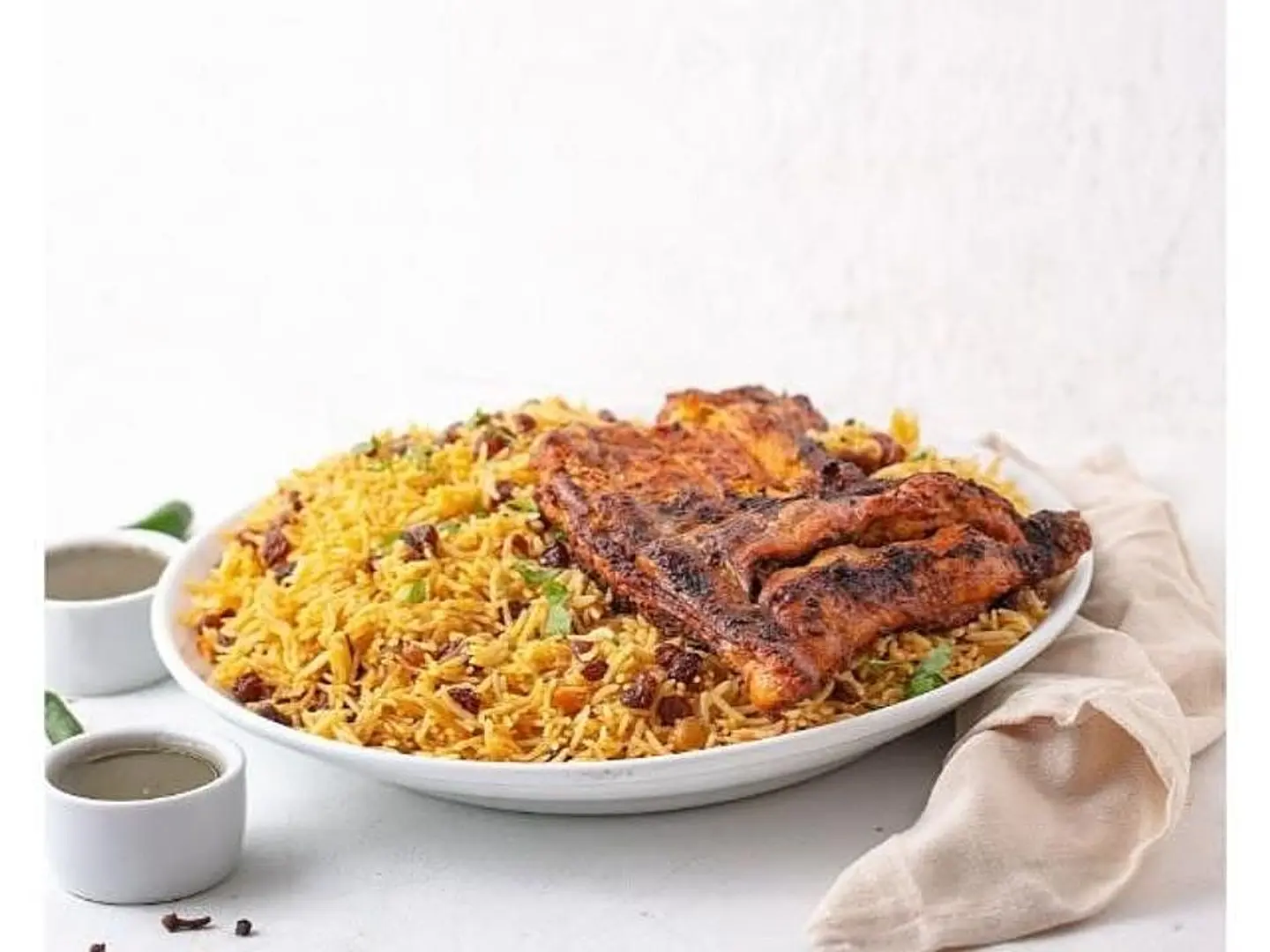 نص دجاج على الفحم مع الارز