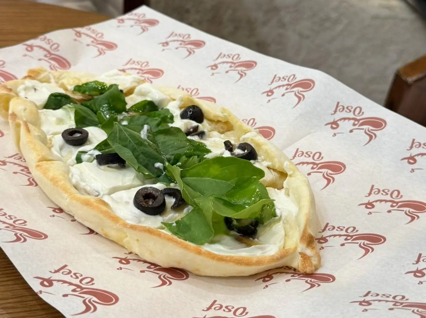 لبنة بالزيتون