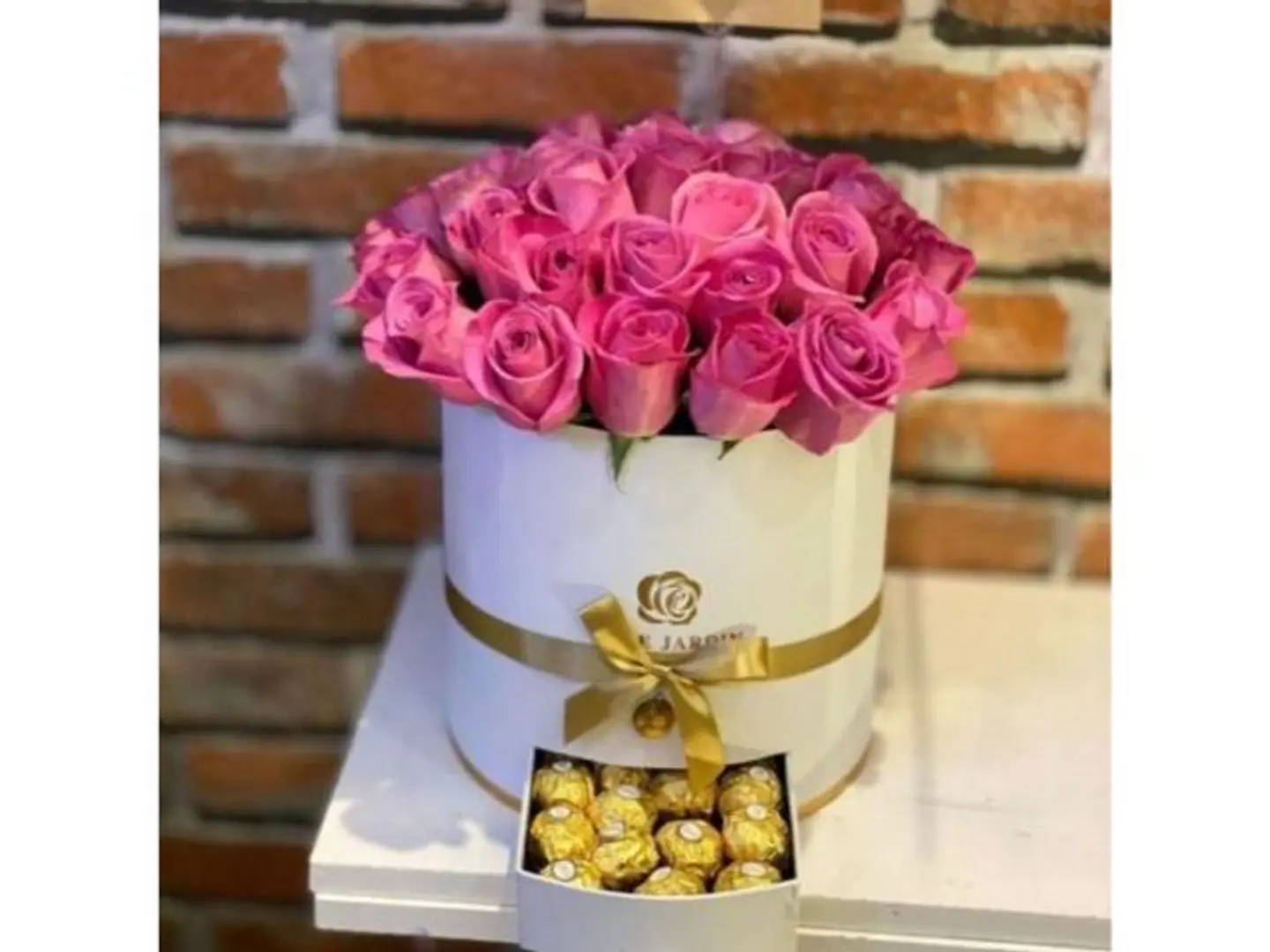 20ورده مع باكت حلاوه فلورتشتي