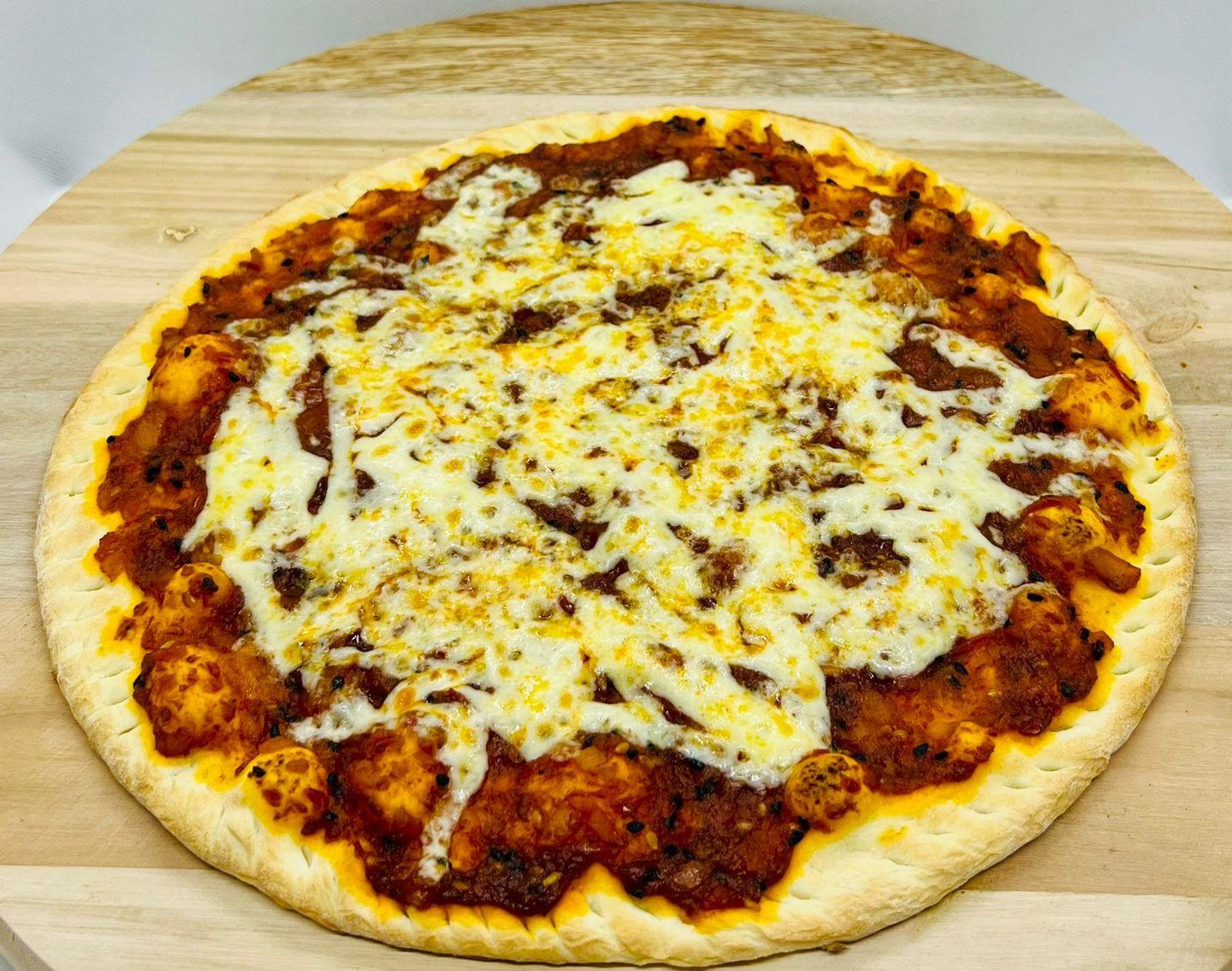 Muhammara Manqusha With Cheese