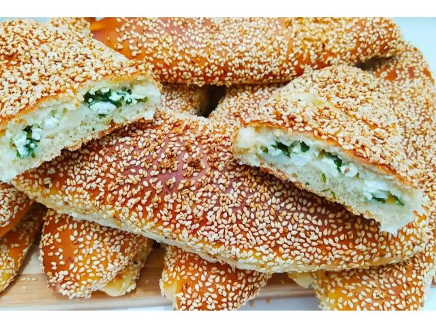 فطيرة بسمسم بيض وجبن