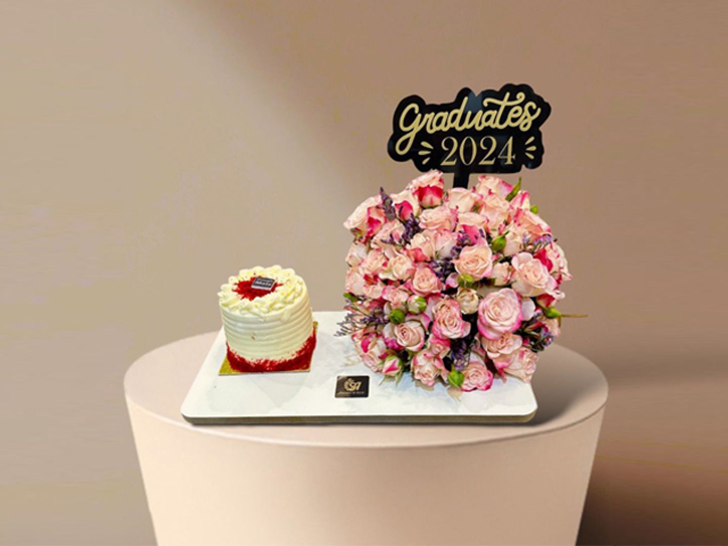 Cake With Baby Rose Reflex