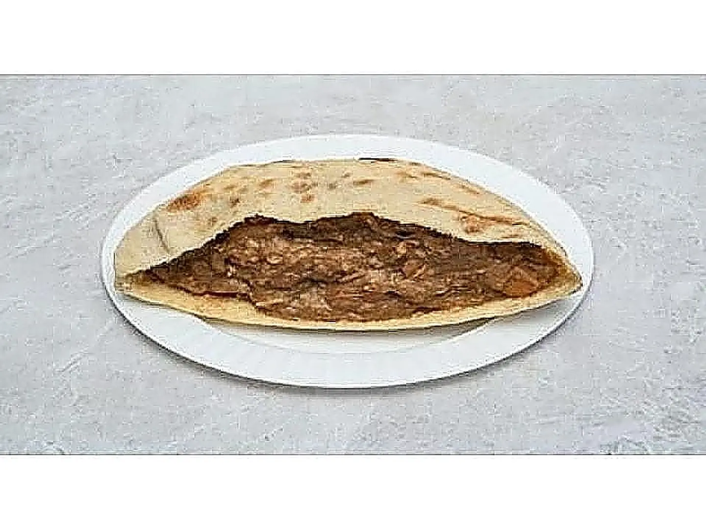 ساندوتش فول مع فلافل