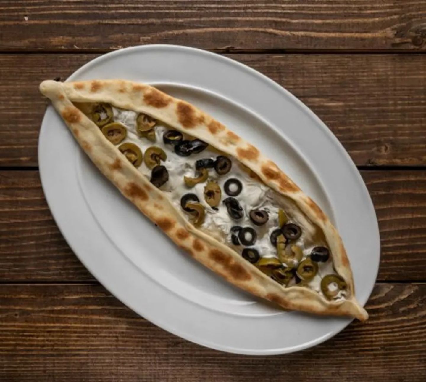 لبنةمع زيتون
