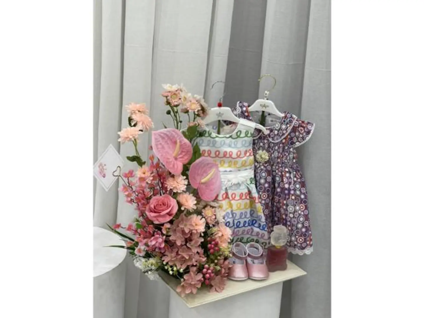 استاند مولوده مع ورد