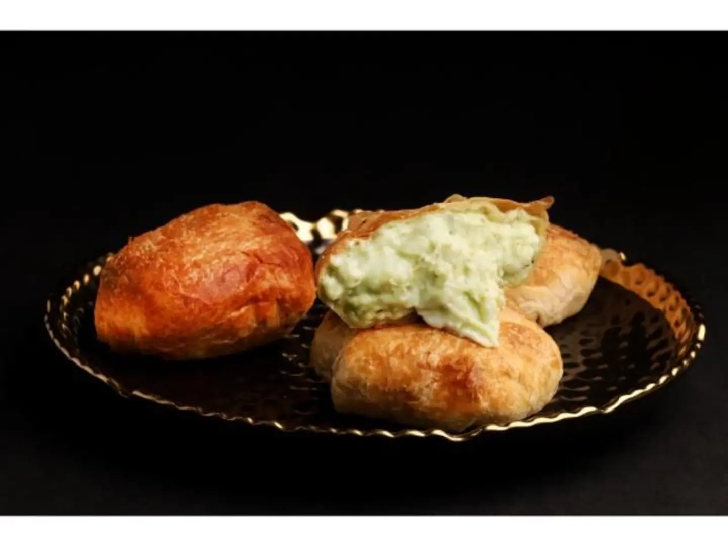 Love Mowarq With Cream