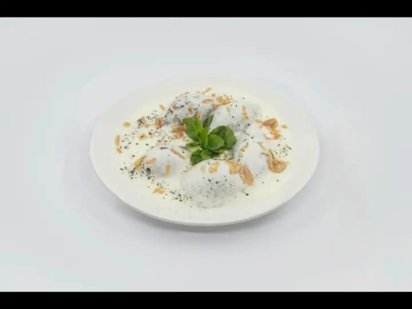 وحبة كبه بالبن مع طبق رز وسلطه خضرا وحلى(رز بالحليب) ومياه ومشروب غازي - سلطه خضرا