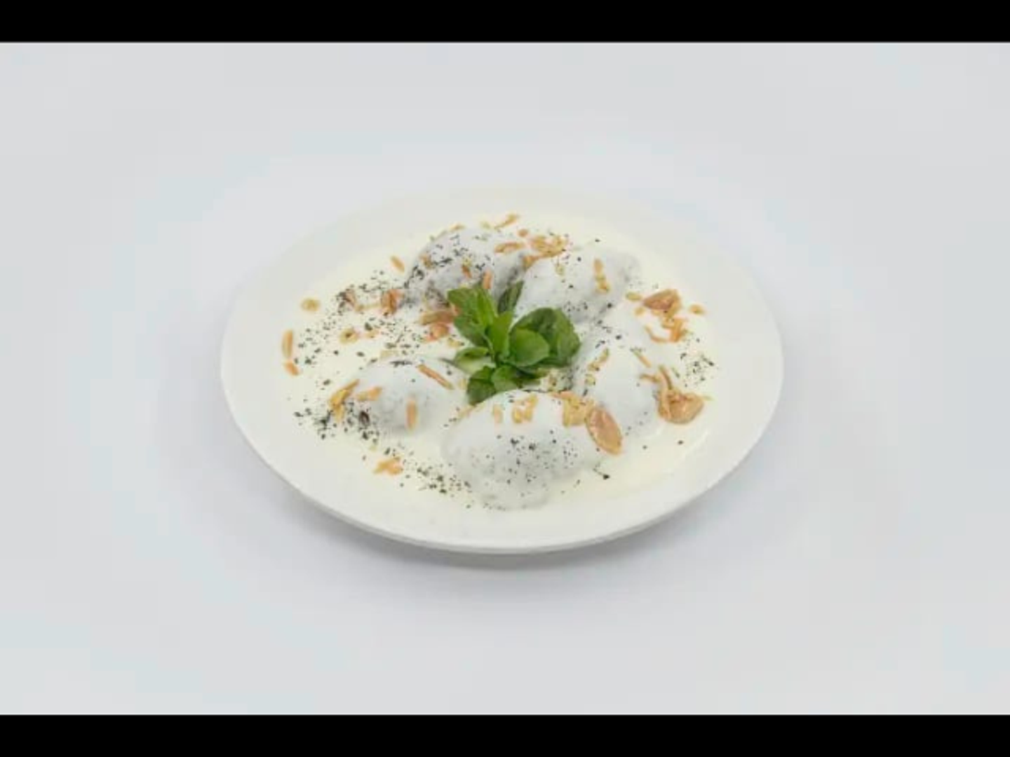 وحبة كبه بالبن مع طبق رز وسلطه خضرا وحلى(رز بالحليب) ومياه ومشروب غازي - سلطه خضرا