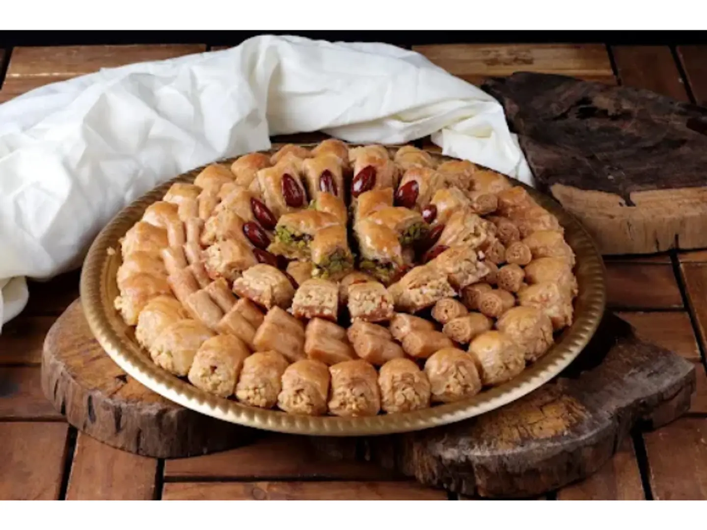 بقلاوة مشكلة - كبير