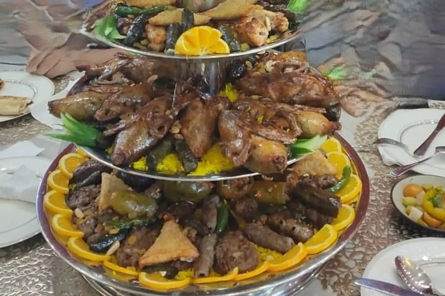 تورته أكل معلمين