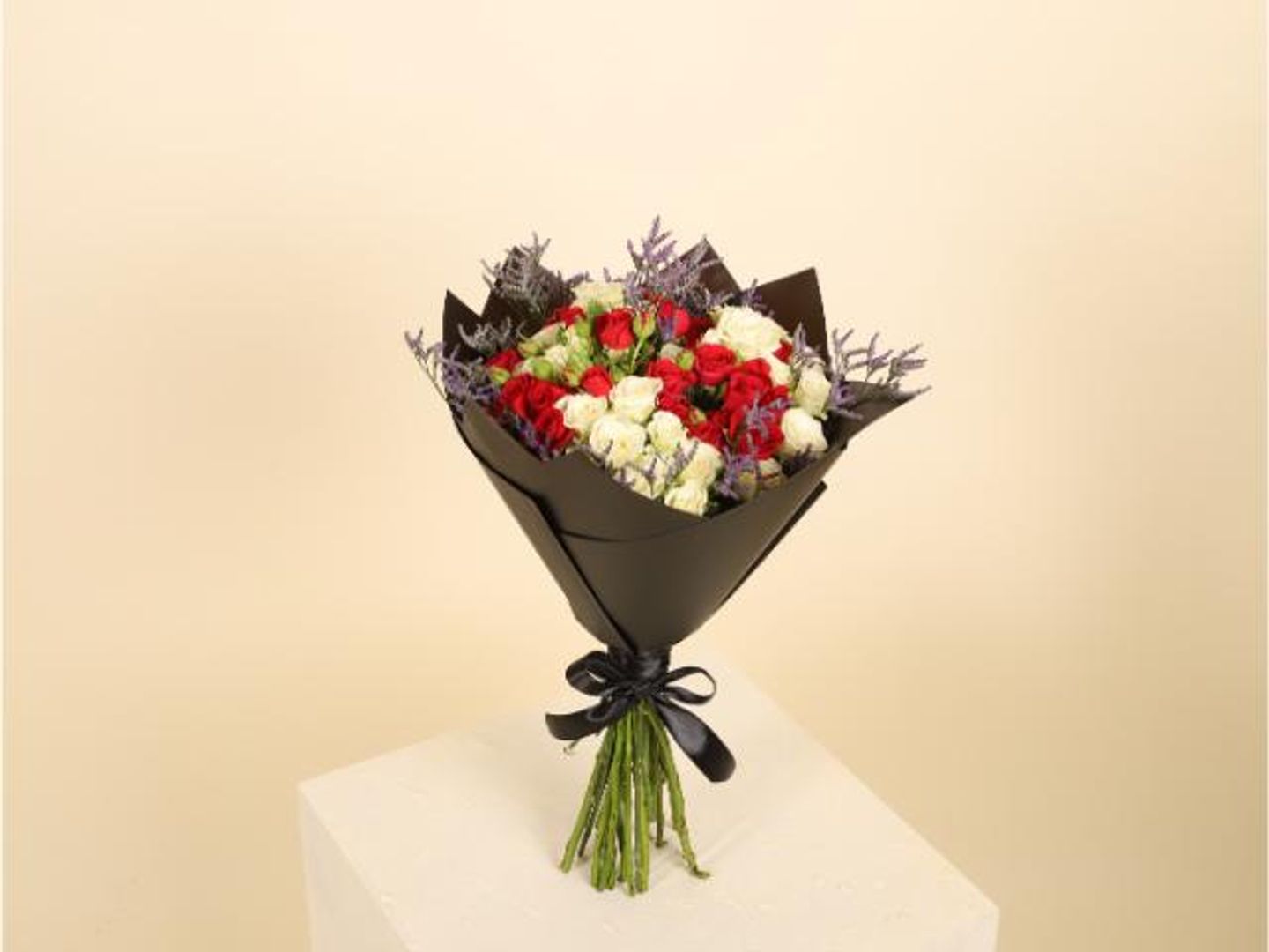 Baby Rose Bouquet With Lemon