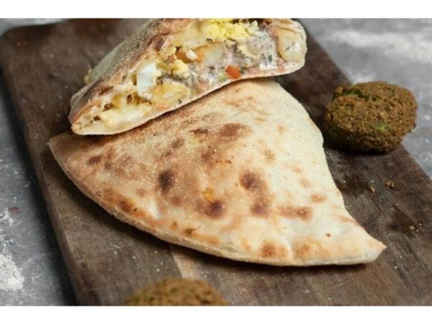 فطيرة فلافل مشكل