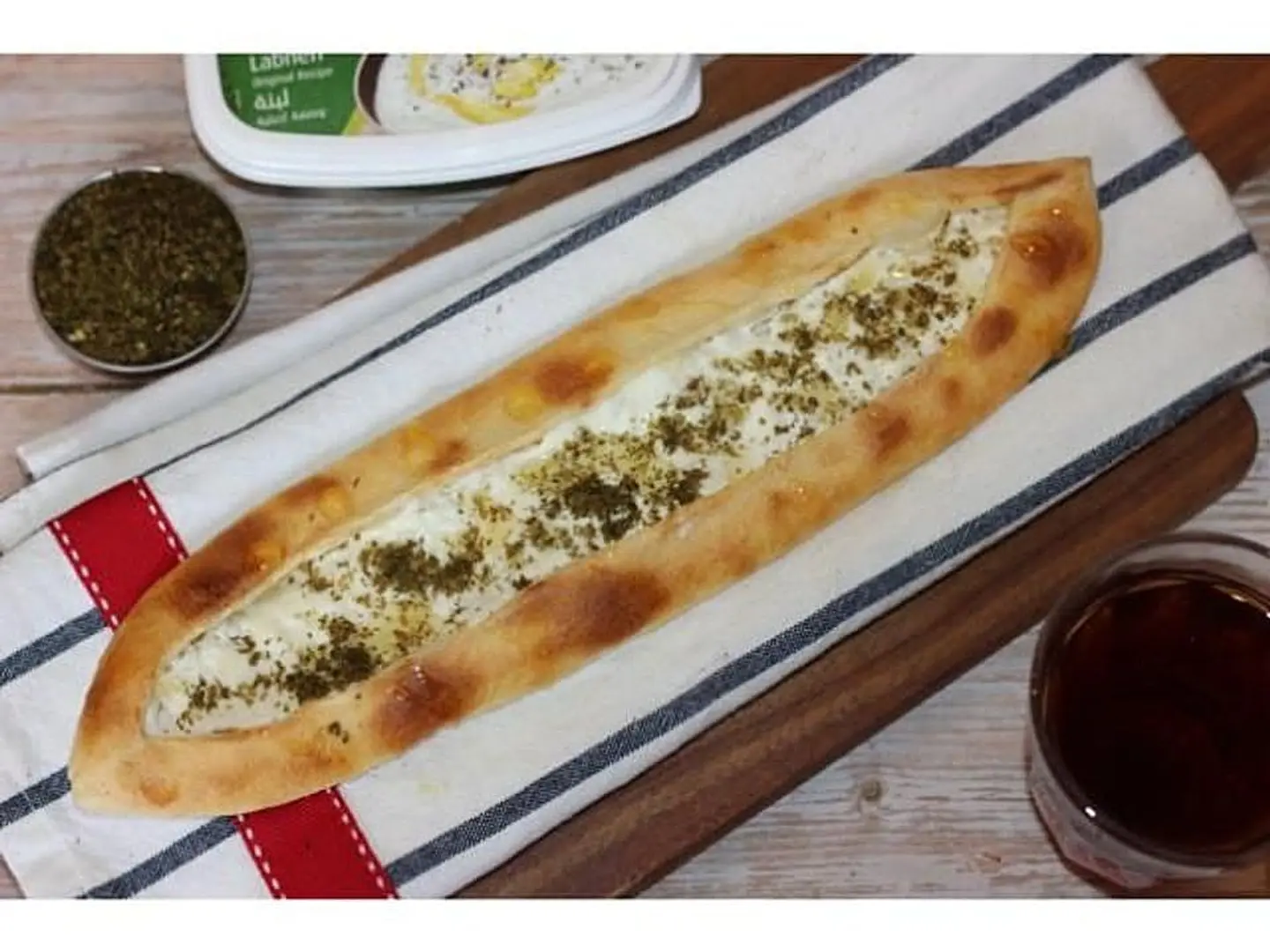 فطيرة لبنة وزعتر