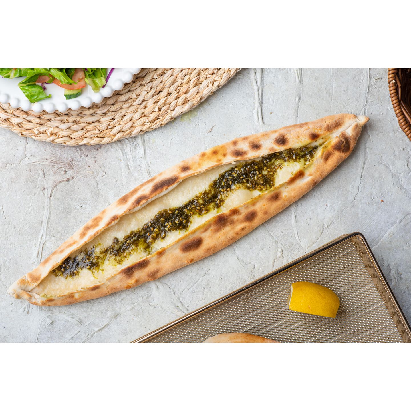 فطيرة جبن بالزعتر