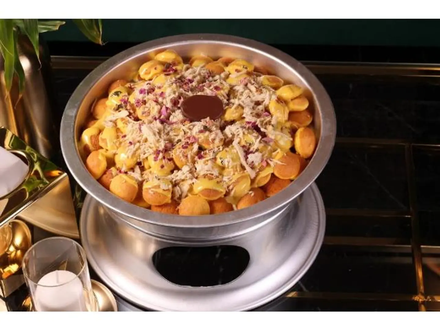 Hot Aqili Cake Package With Karak Tea Thermos