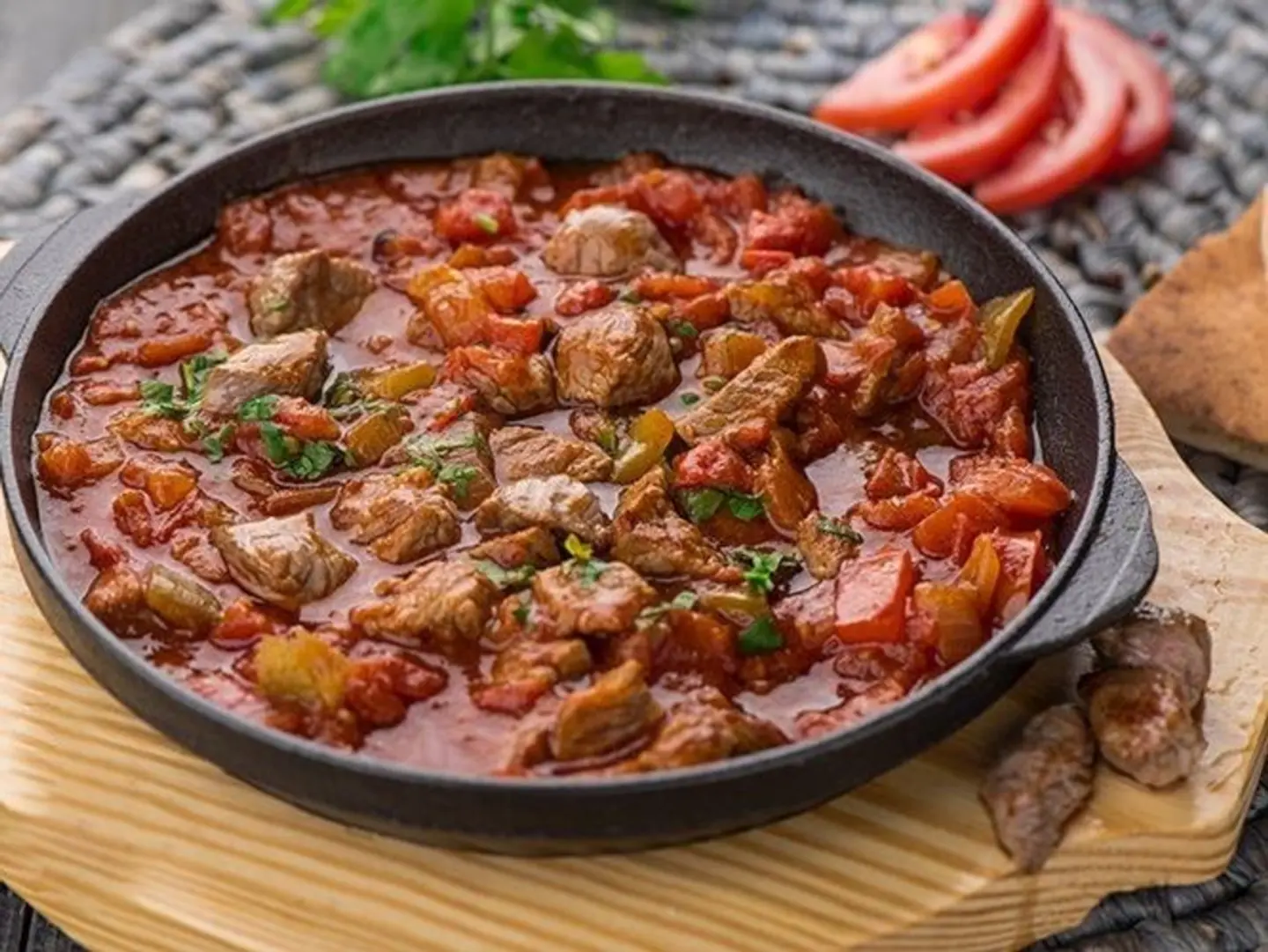 طبق لحم طماط