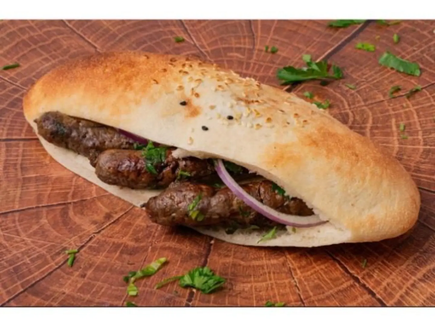 ساندوتش سجق مشوي
