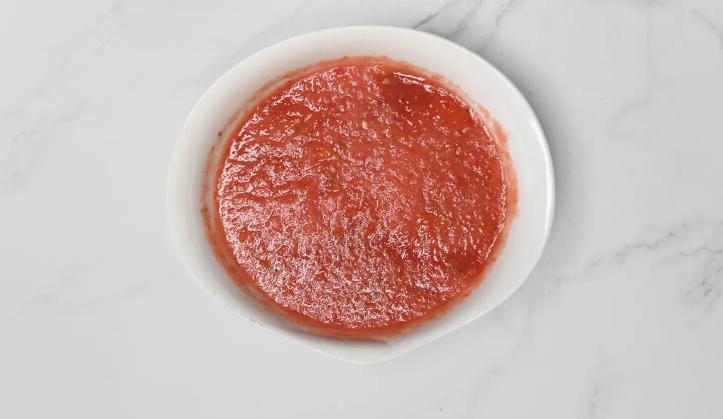 سلطة حارة أحمر