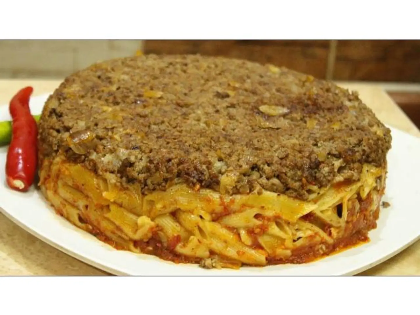 طاجن مكرونة باللحم