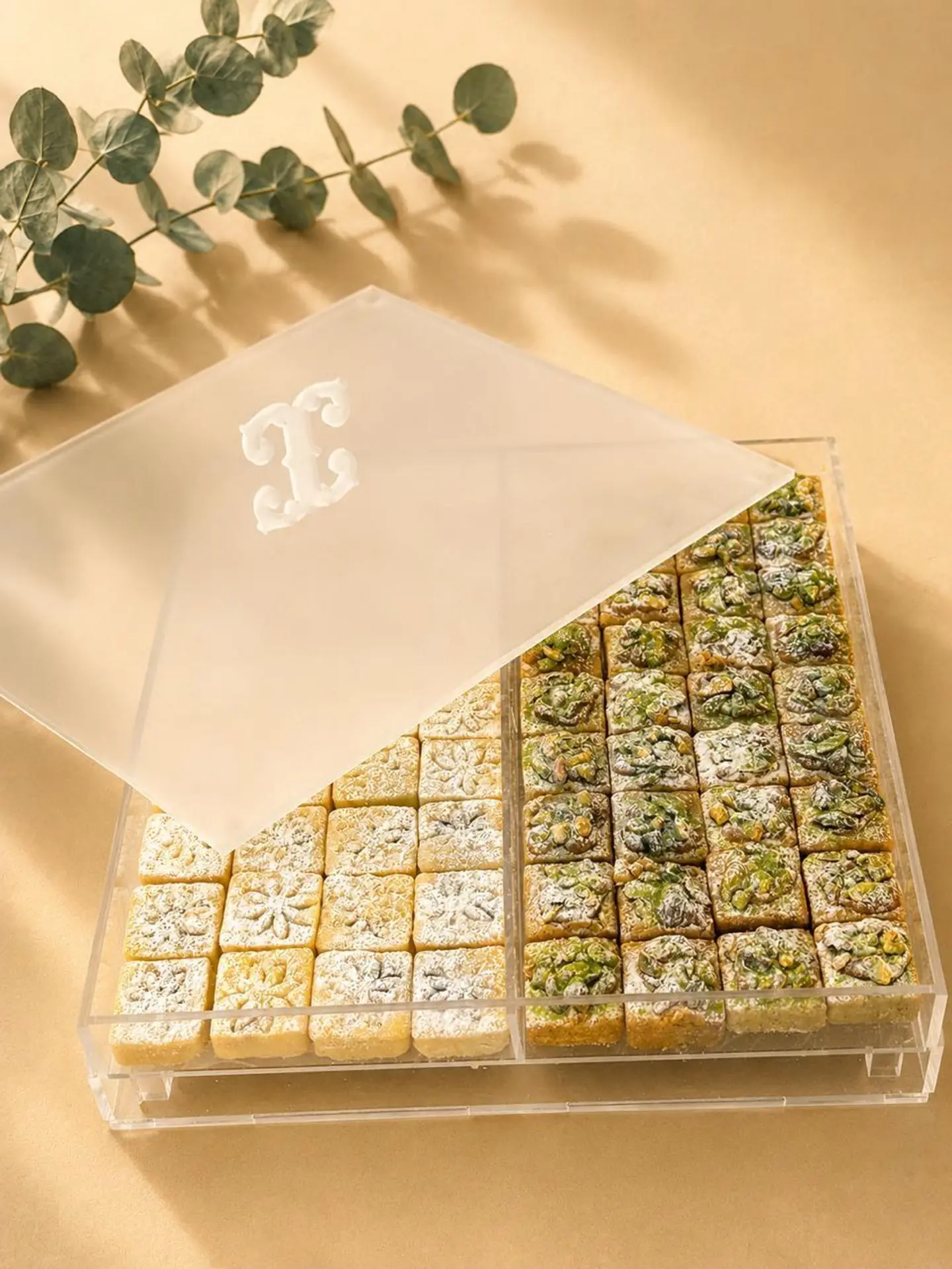 اكريلك معمول والغريبه