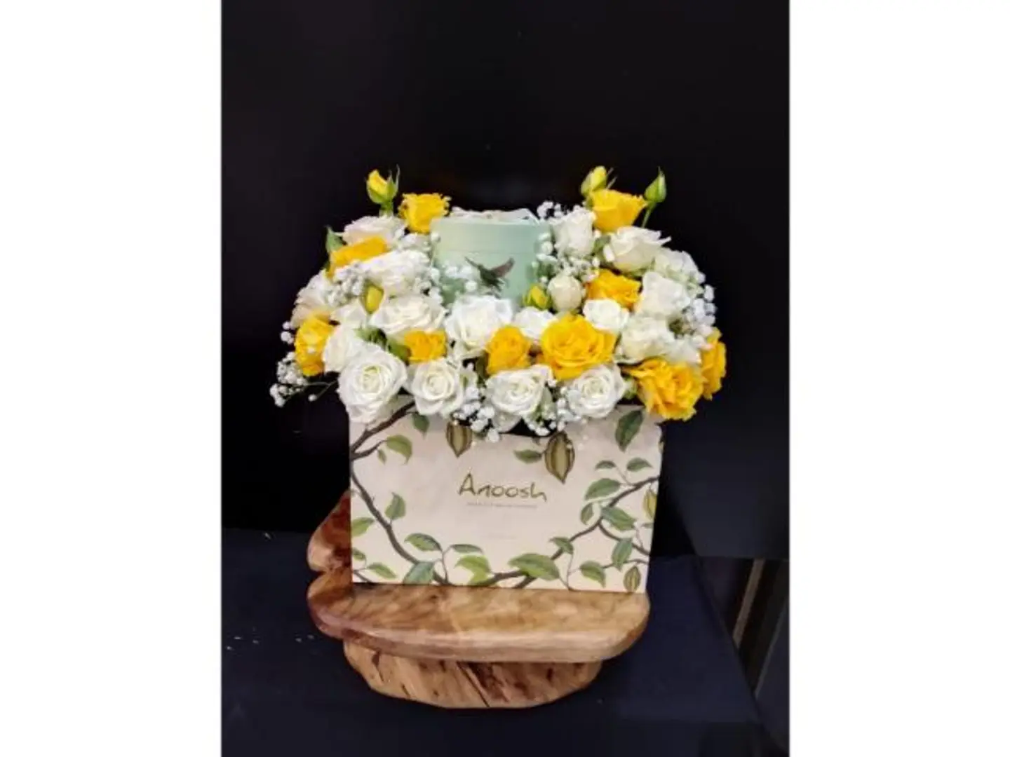 Anoush Box Baby Rose Yellow And White With Gypsophila