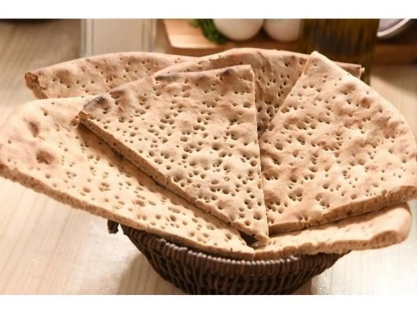 Tamees With Sesame And Black Seeds