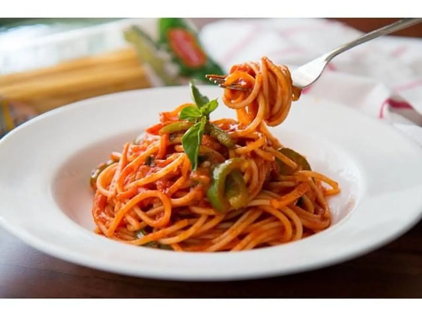 سباجيتي بصلصة الطماطم