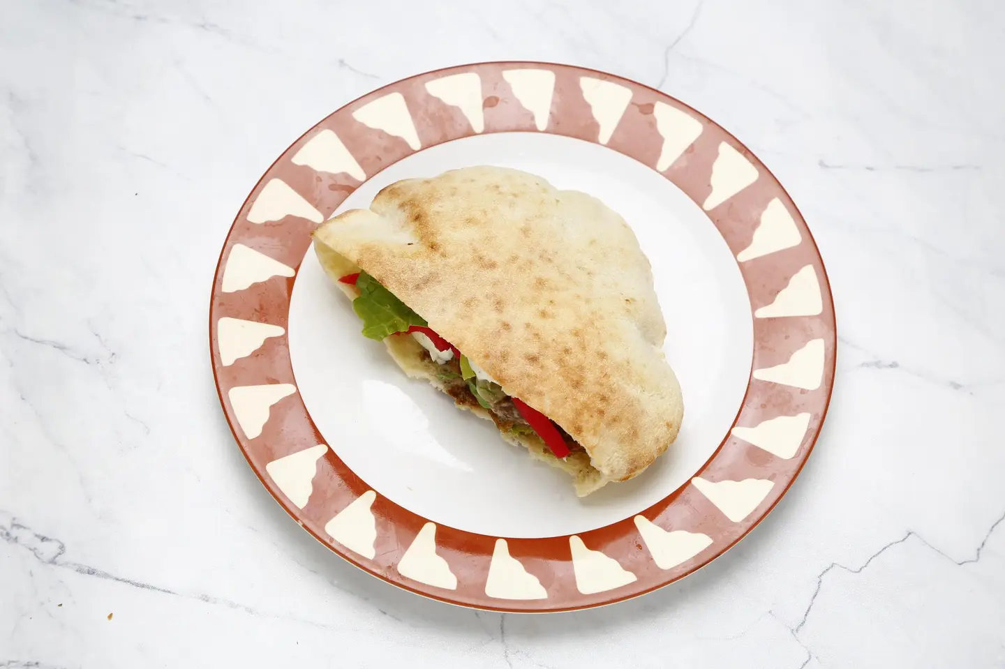 ساندوتش عربي فلافل عادي