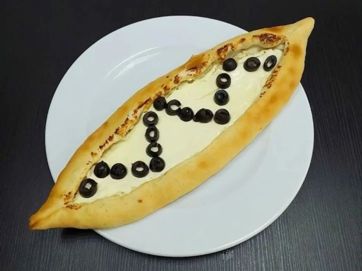 فطيرة لبنة زيتون