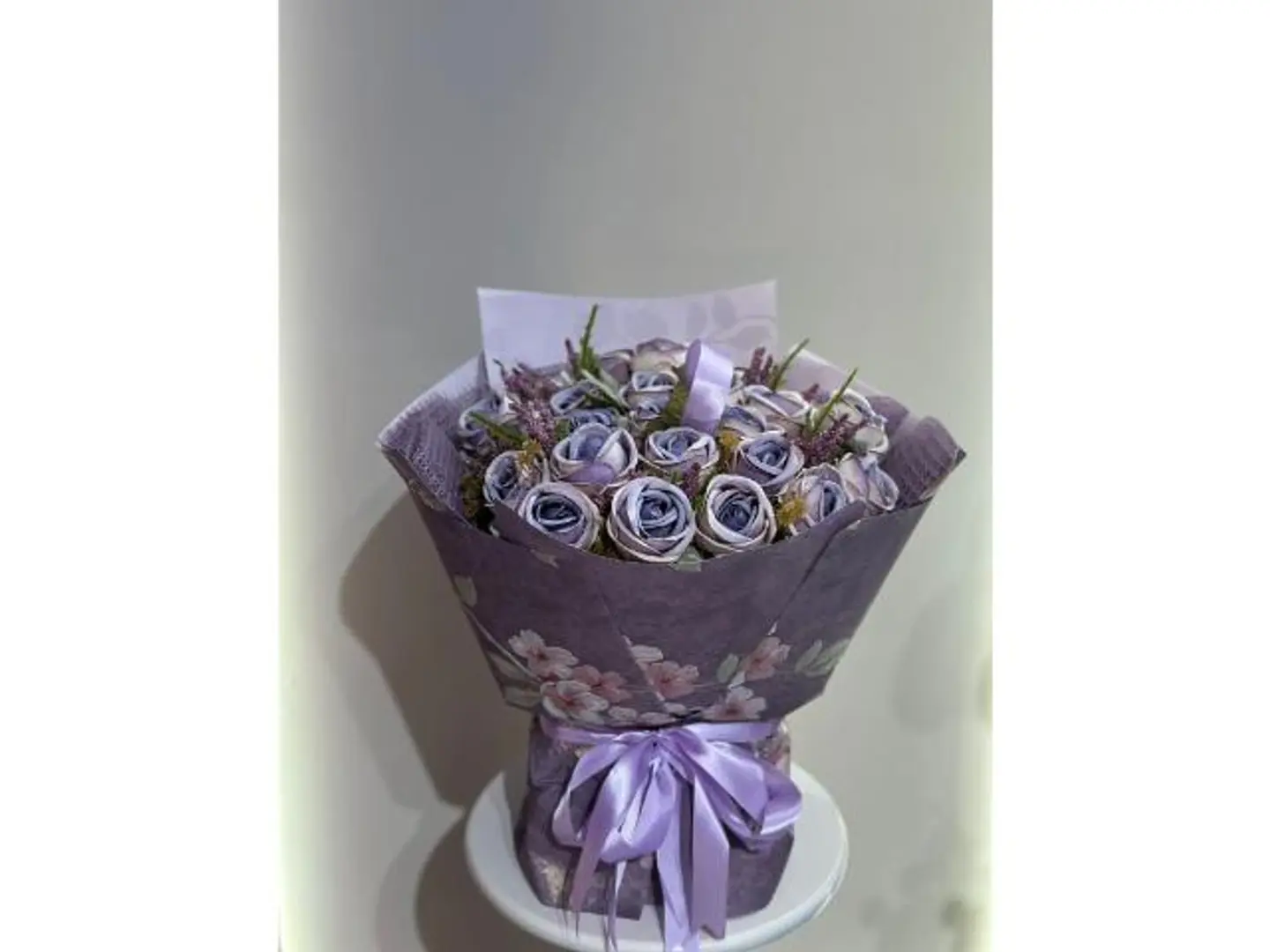 باقة ورد صناعي بنفسجي