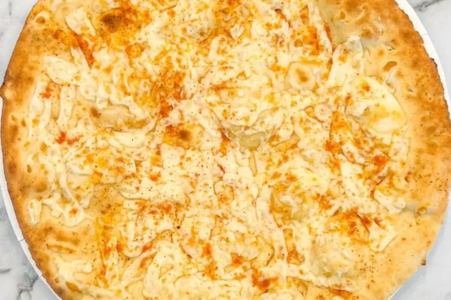 بيتزا 3 اجبان