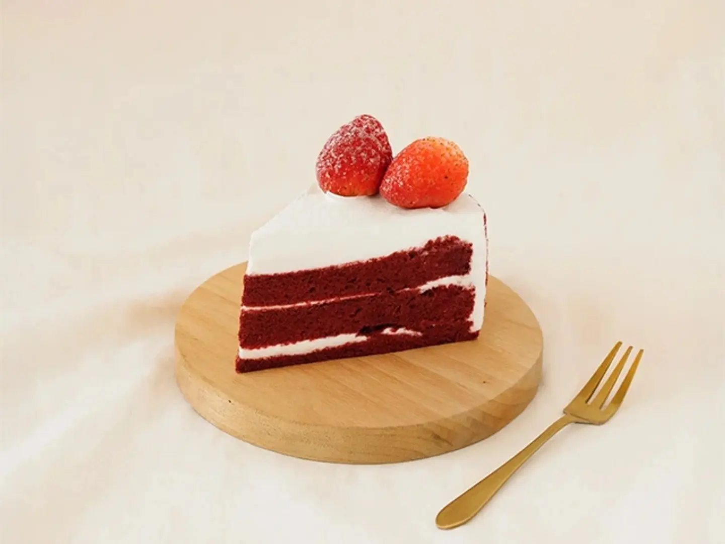 شريحة كعكة ريد فيلفيت الكلاسيكية (140 جرامًا) - حلوى لشخص واحد