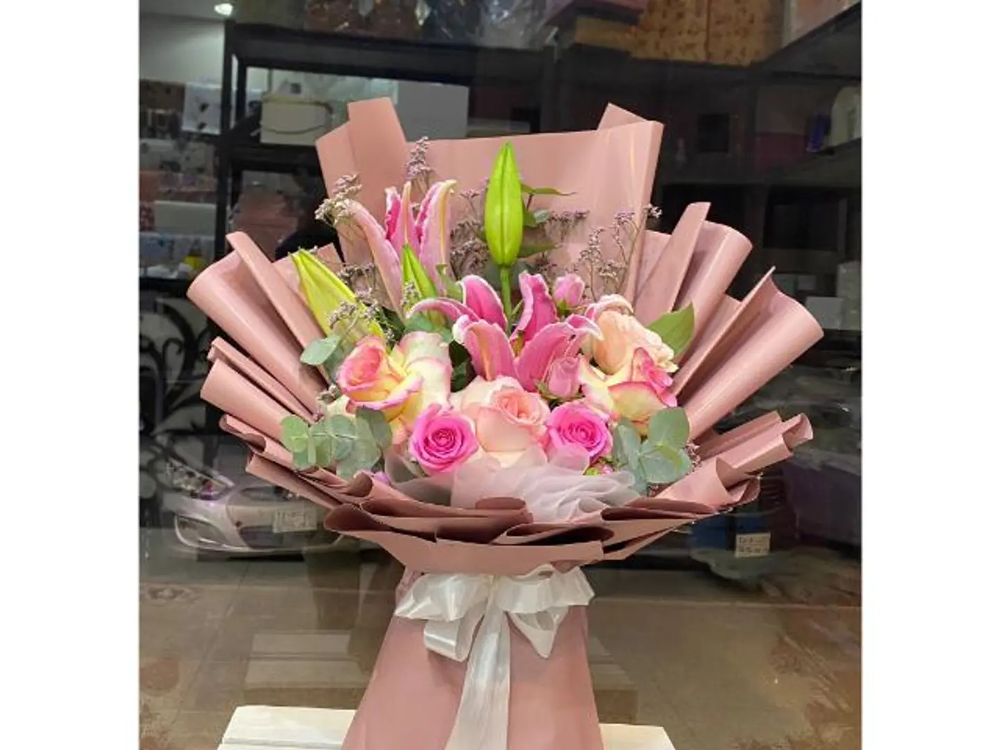 باقة الزنبق الورديه