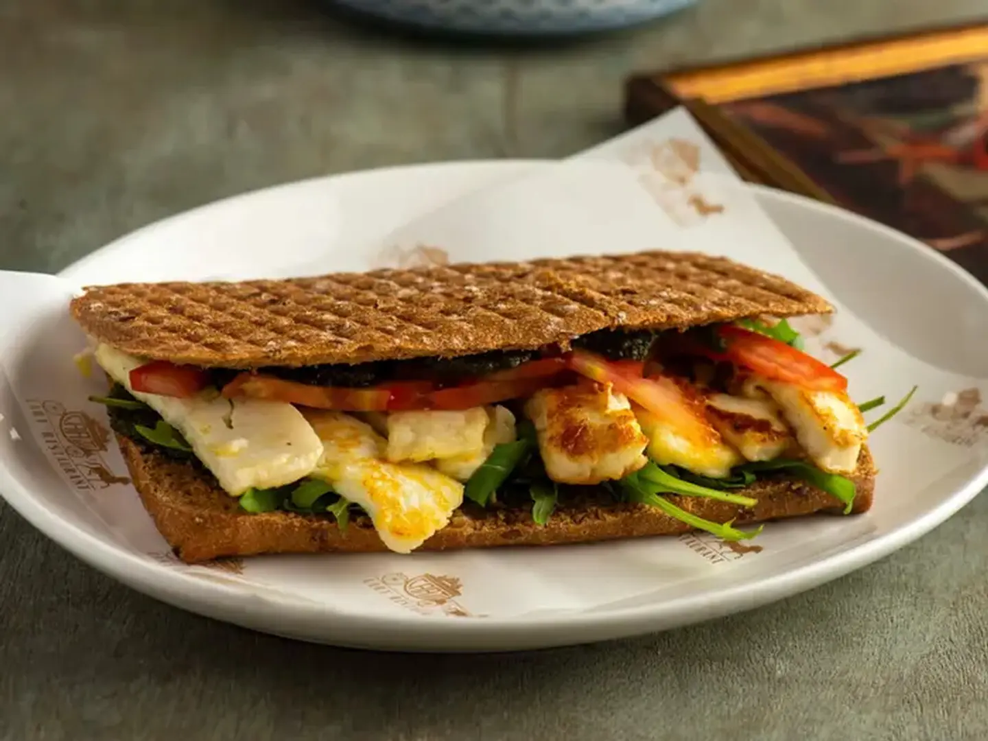 بانيني حلومي بيستو