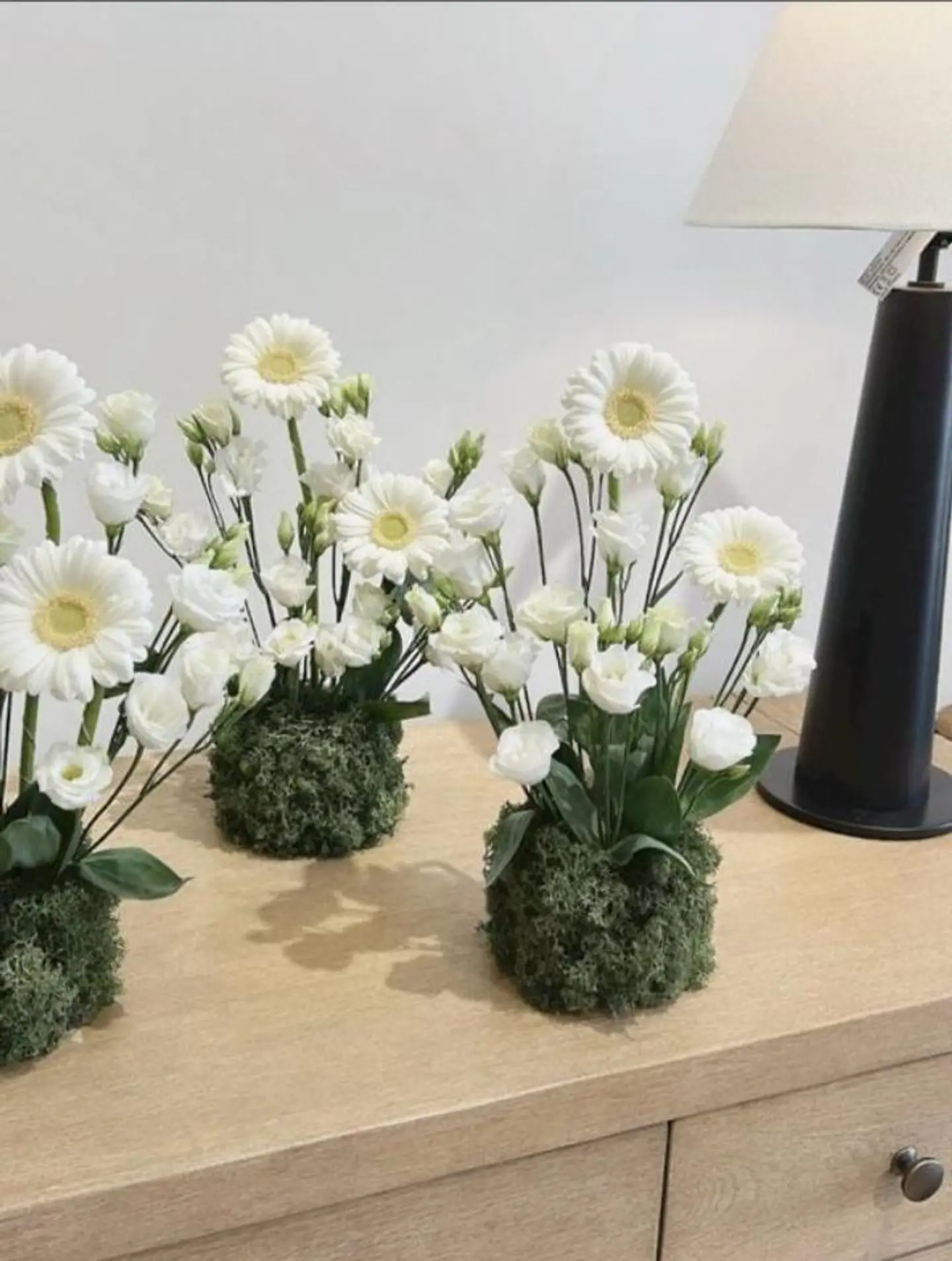 ورد طاولة خدمة