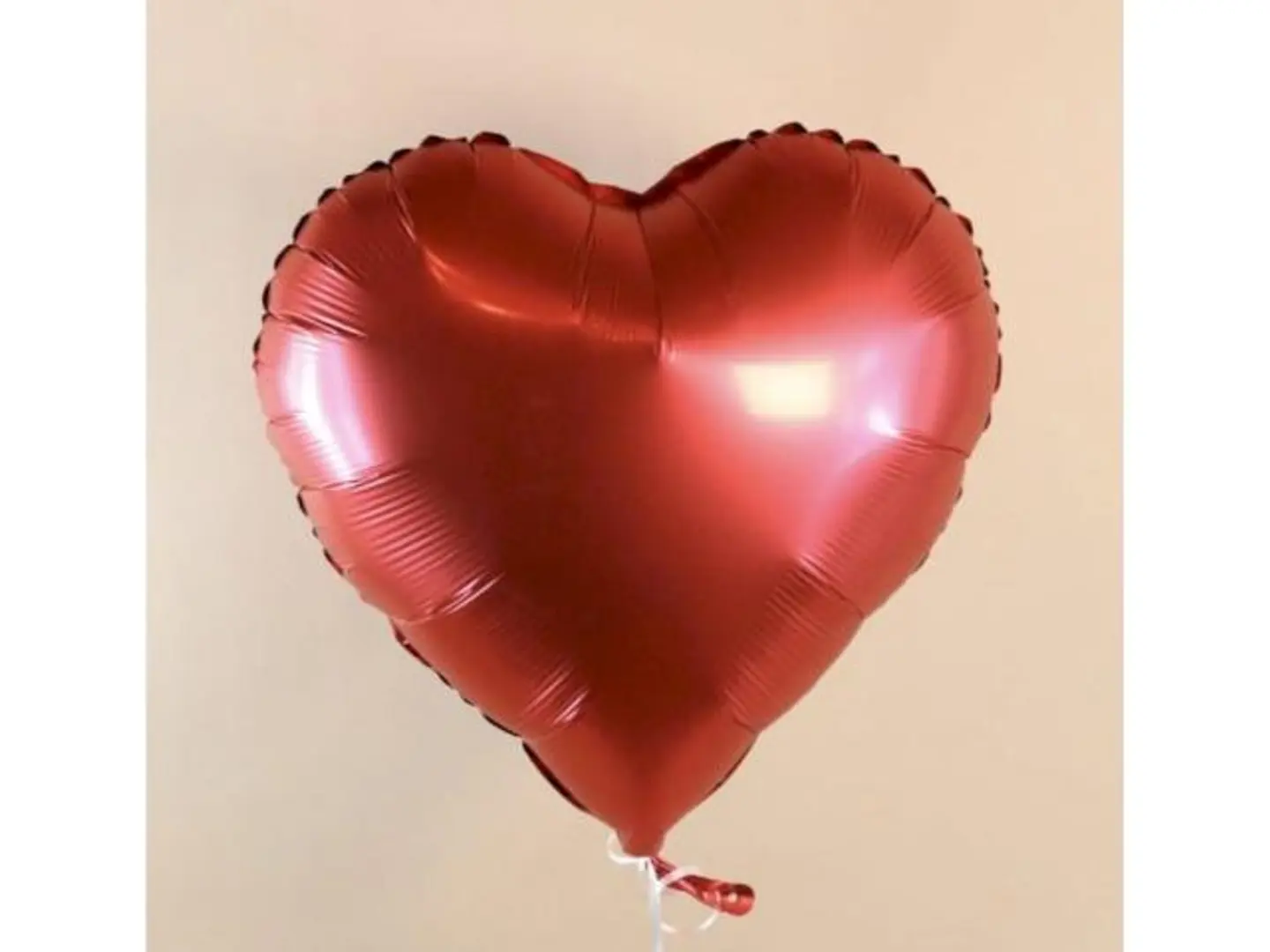 بالون شكل قلب